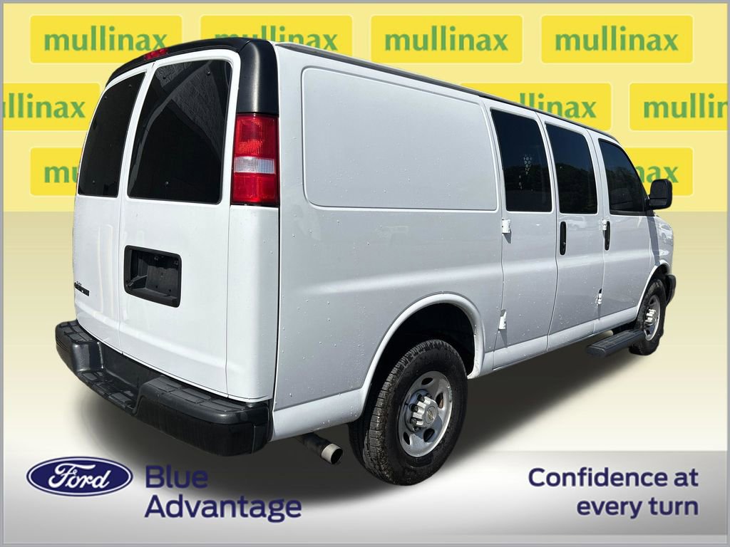 Used 2023 Chevrolet Express 2500 w/ Driver Convenience Package image 2