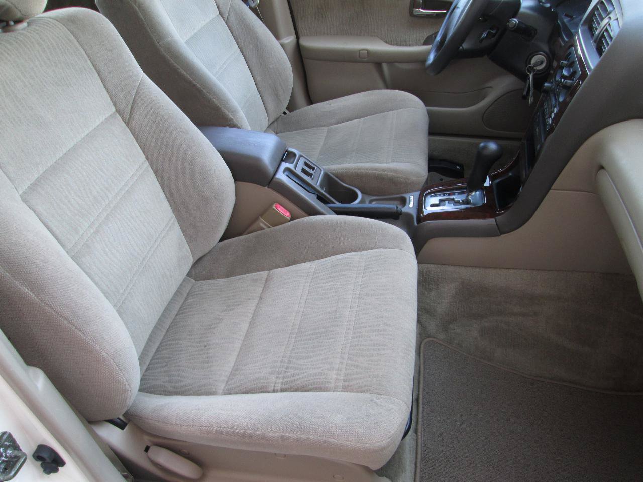 Used 2001 Subaru Outback Wagon AWD/4WD image 17