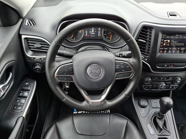Used 2019 Jeep Cherokee Latitude Plus w/ Comfort/Convenience Group AWD/4WD image 11