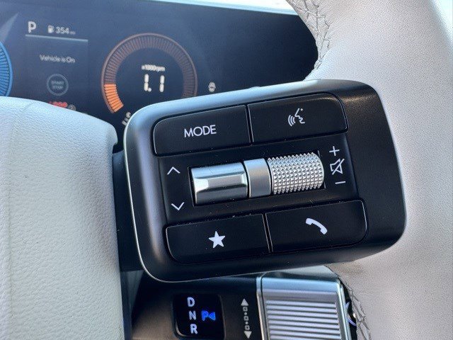 Used 2025 Hyundai Santa Fe SEL image 16