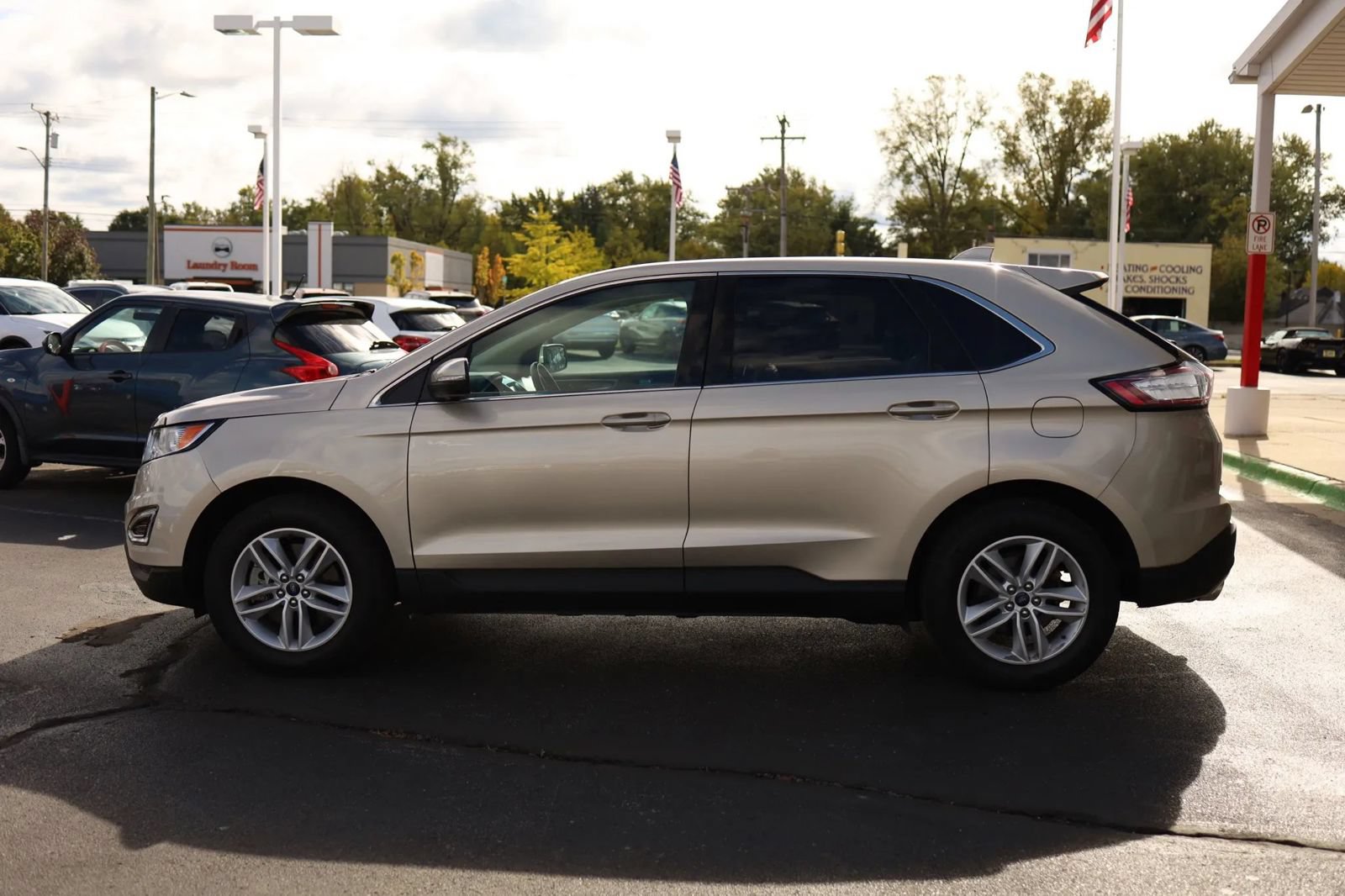 Used 2017 Ford Edge SEL w/ Equipment Group 201A AWD/4WD image 9
