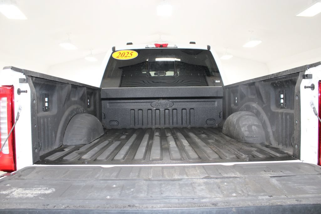 Used 2025 Ford F250 Lariat w/ Black Appearance Package AWD/4WD image 8