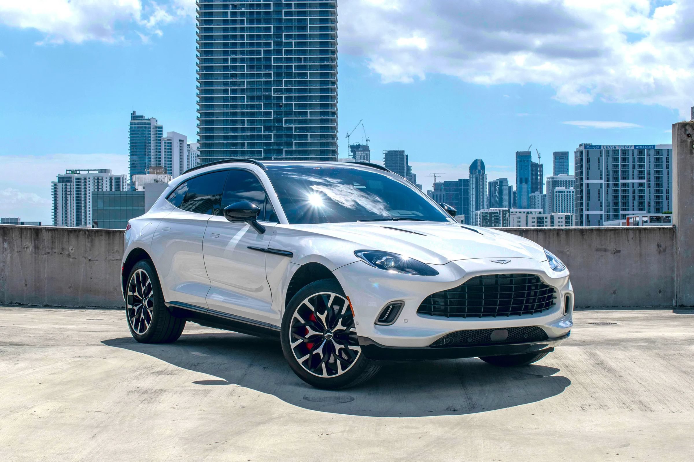 Used 2021 Aston Martin DBX AWD/4WD image 7