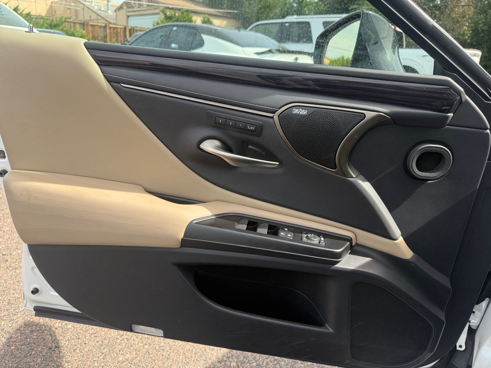 Used 2020 Lexus ES 300h w/ Premium Package FWD image 13