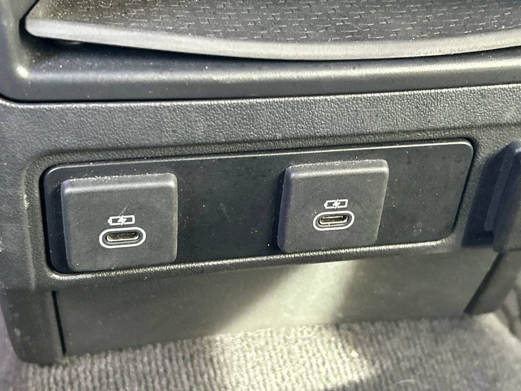 Used 2024 Jaguar F-PACE R-Dynamic S image 22