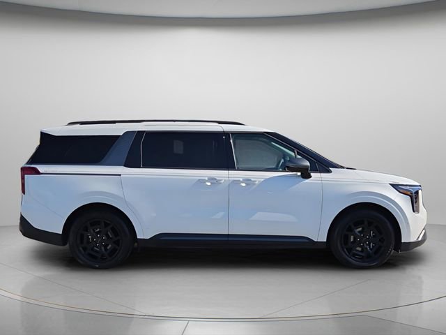 Used 2025 Kia Carnival SX w/ SX Dark Edition Package FWD image 9
