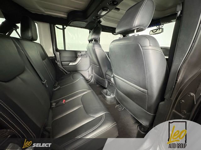 Used 2017 Jeep Wrangler Unlimited Sahara w/ Connectivity Group image 10