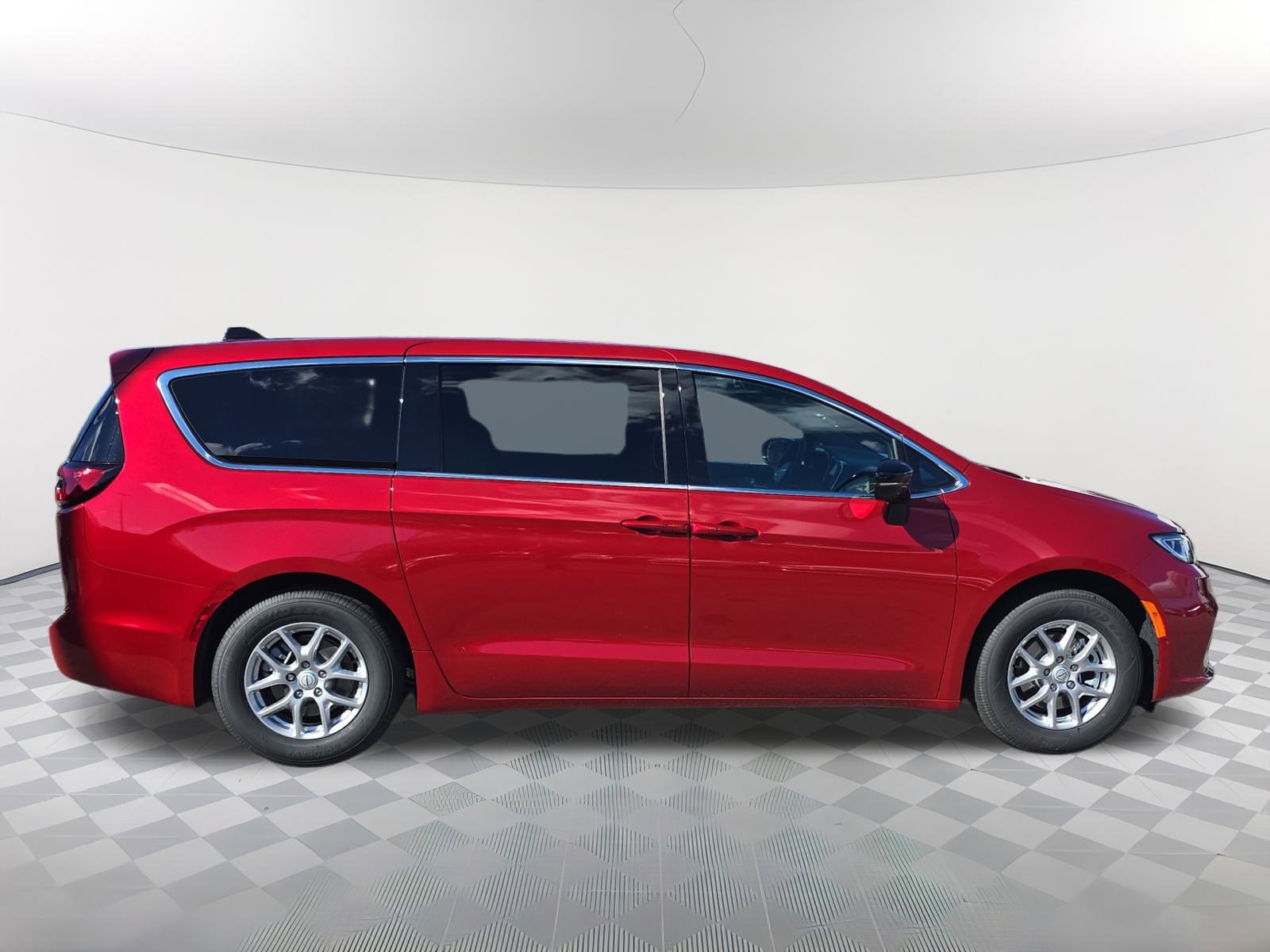 New 2026 Chrysler Pacifica Select image 2