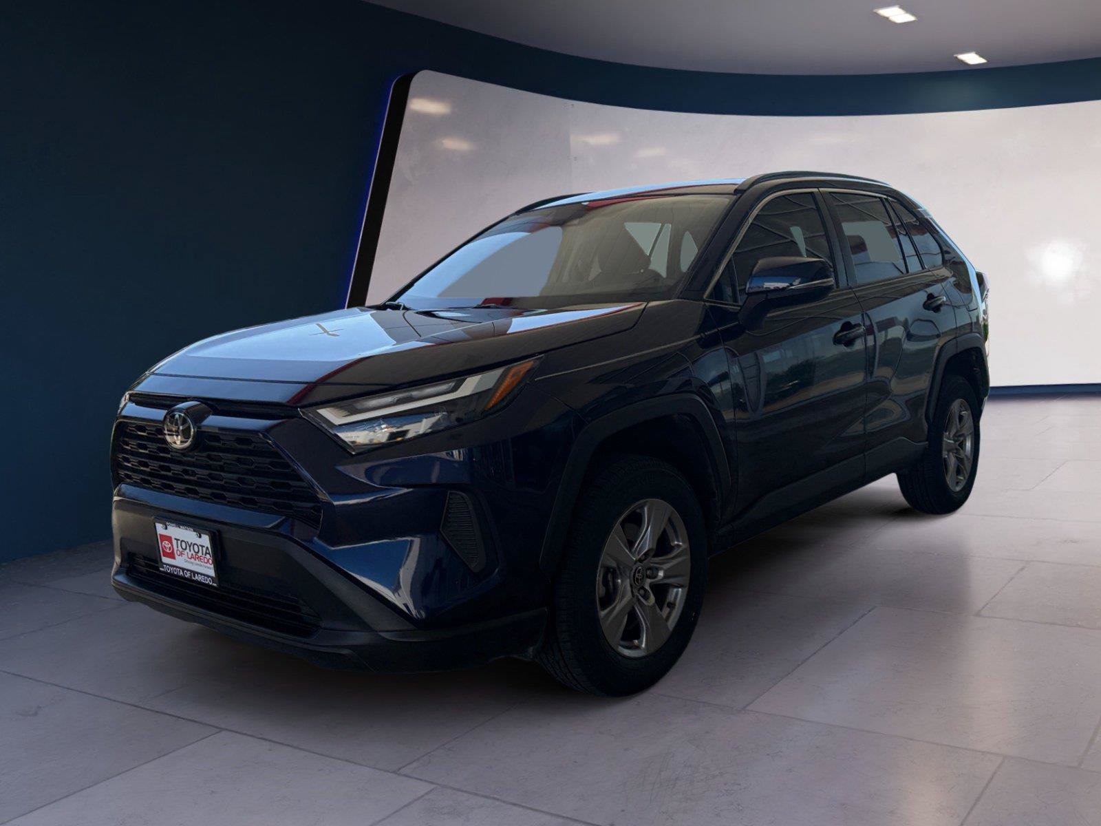 Used 2022 Toyota RAV4 XLE FWD image 1
