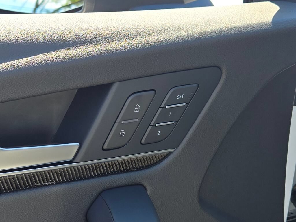 Used 2023 Audi SQ5 Premium Plus AWD/4WD image 28