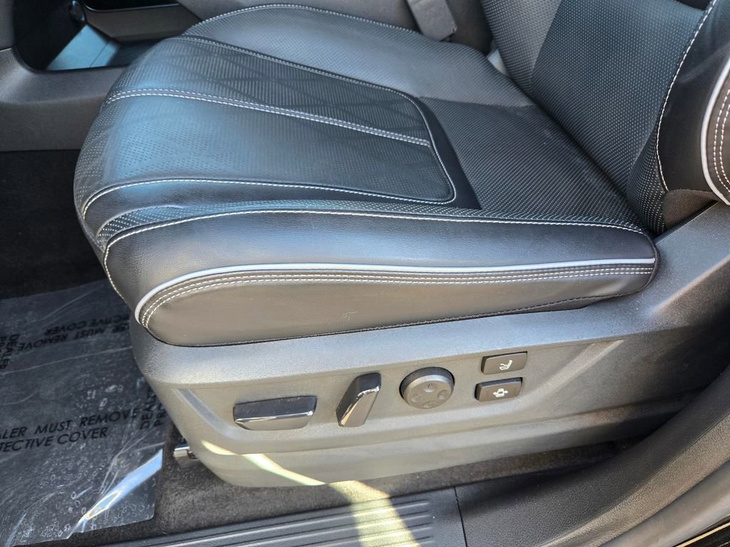 Used 2025 INFINITI QX80 Sensory image 14