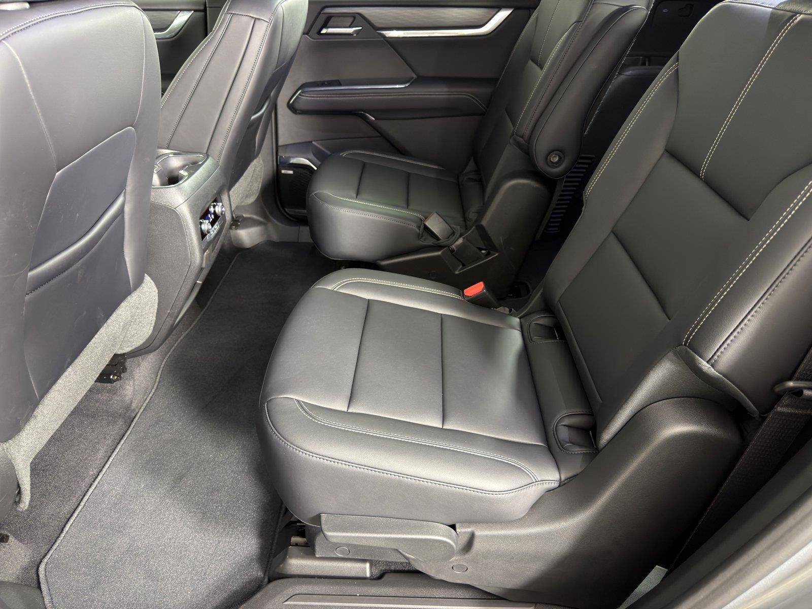 New 2026 GMC Acadia Elevation w/ Elevation Premium Package FWD image 20