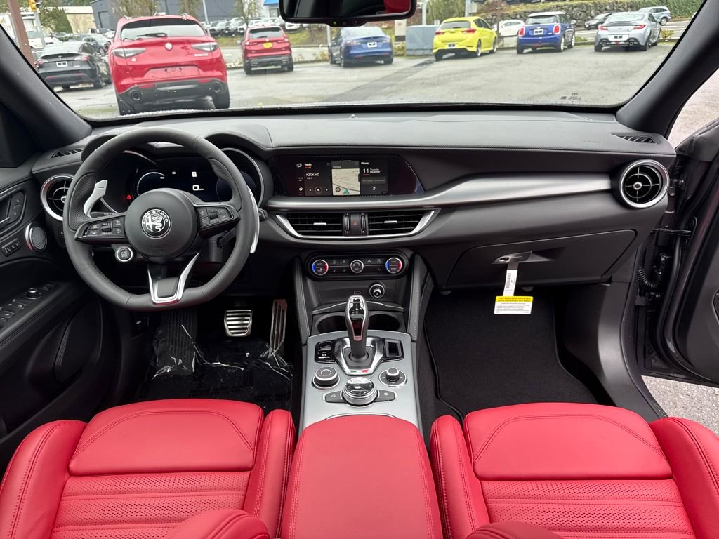 New 2025 Alfa Romeo Stelvio Sprint image 11