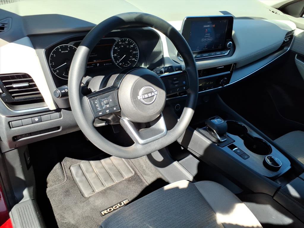 Used 2022 Nissan Rogue SV image 17