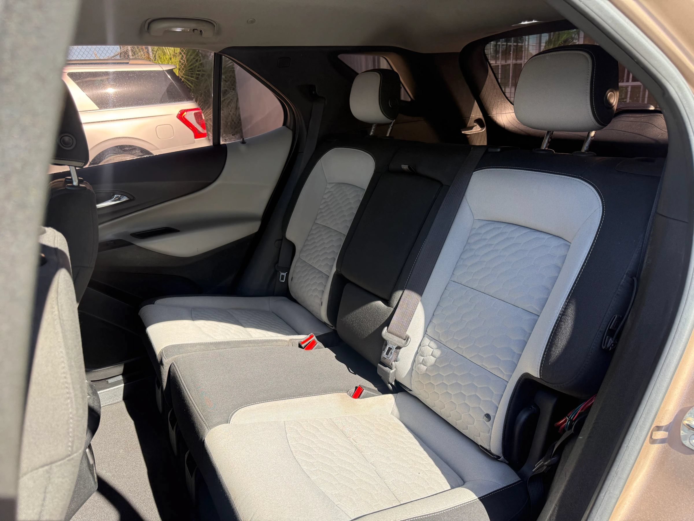 Used 2019 Chevrolet Equinox LS FWD image 14