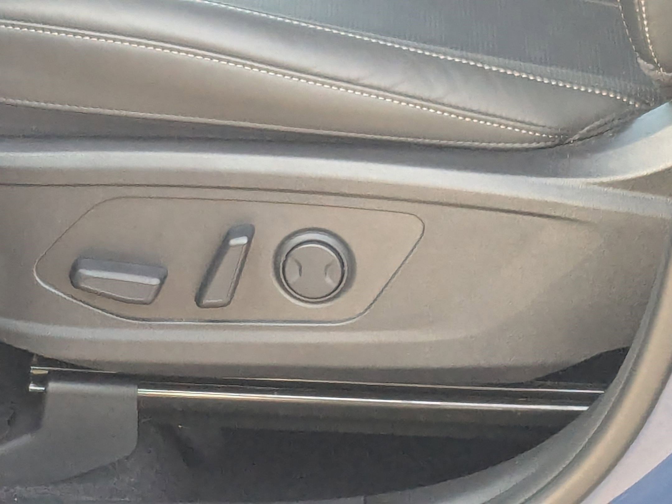 New 2025 Kia Sorento EX w/ Panoramic Sunroof Package image 9