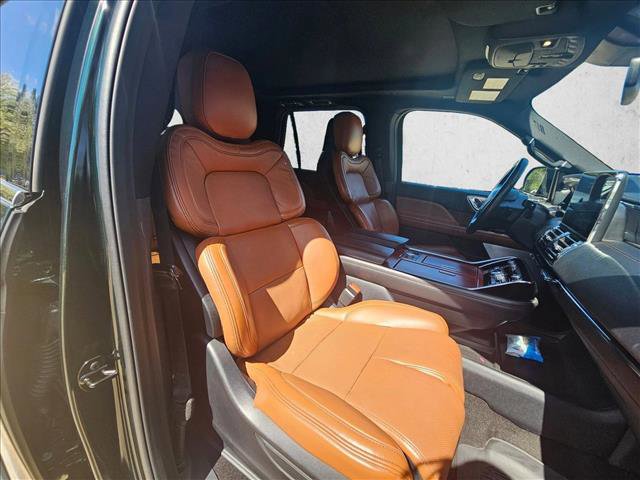Used 2021 Lincoln Navigator Reserve w/ Luxury Package image 17
