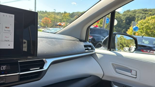 Certified 2025 Toyota Sienna LE FWD image 18