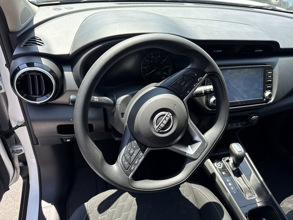 Used 2022 Nissan Kicks SV FWD image 14