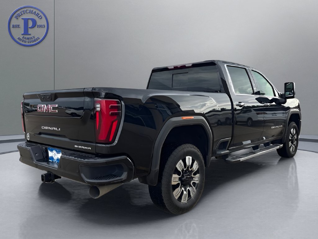 Used 2024 GMC Sierra 2500 Denali AWD/4WD image 7