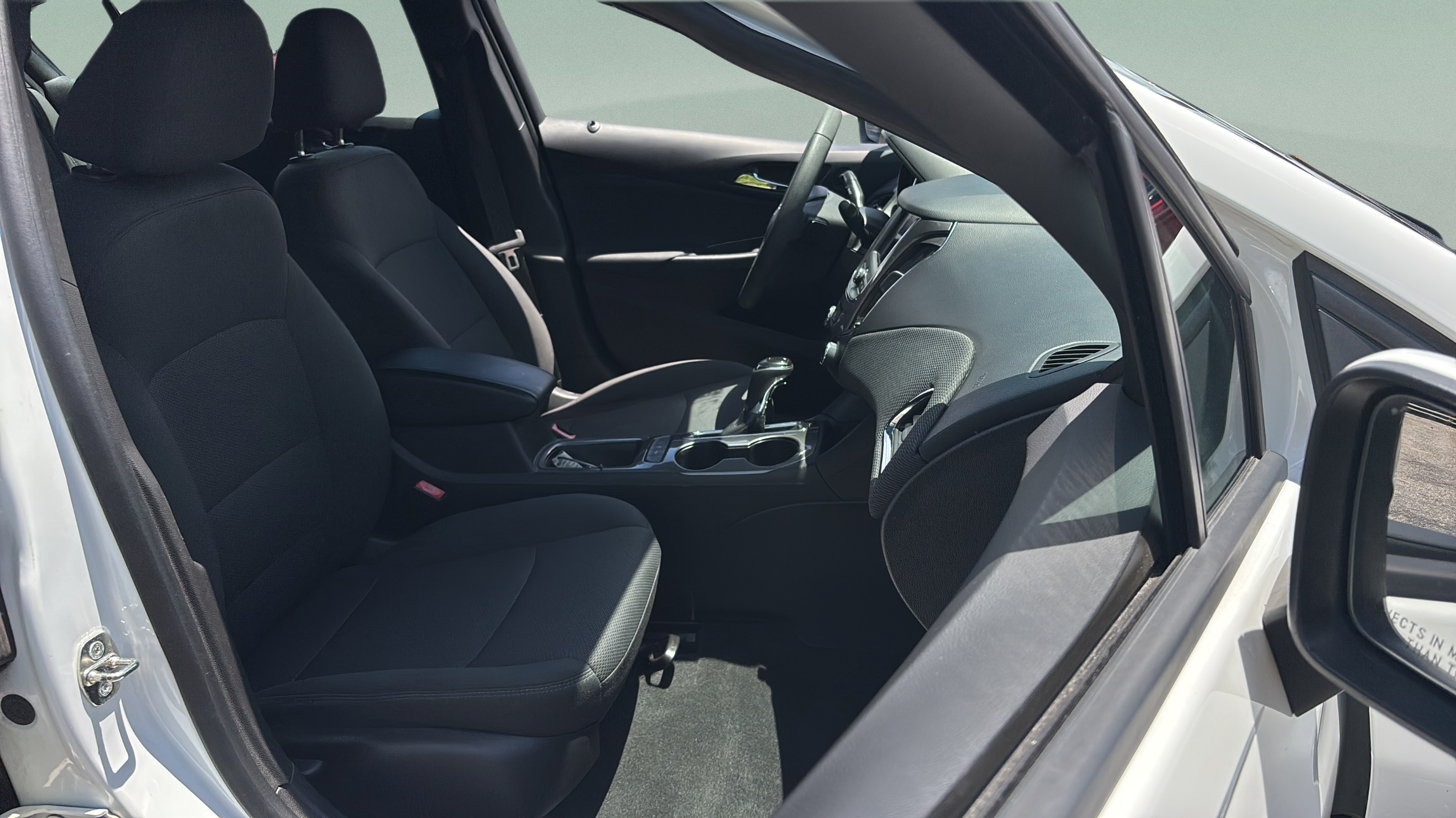 Used 2019 Chevrolet Cruze LT w/ Convenience Package FWD image 15