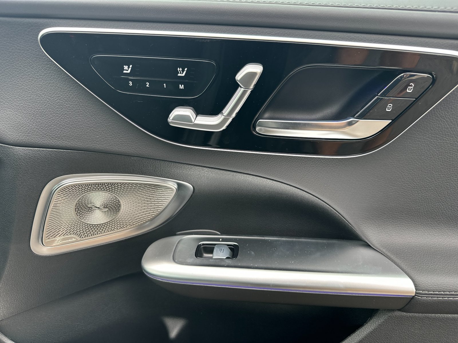 Used 2025 Mercedes-Benz C 300 4MATIC Sedan image 18