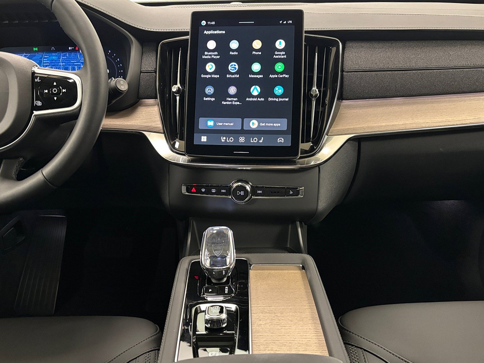 New 2026 Volvo XC90 B6 Plus w/ Protection Package Premier AWD/4WD image 17