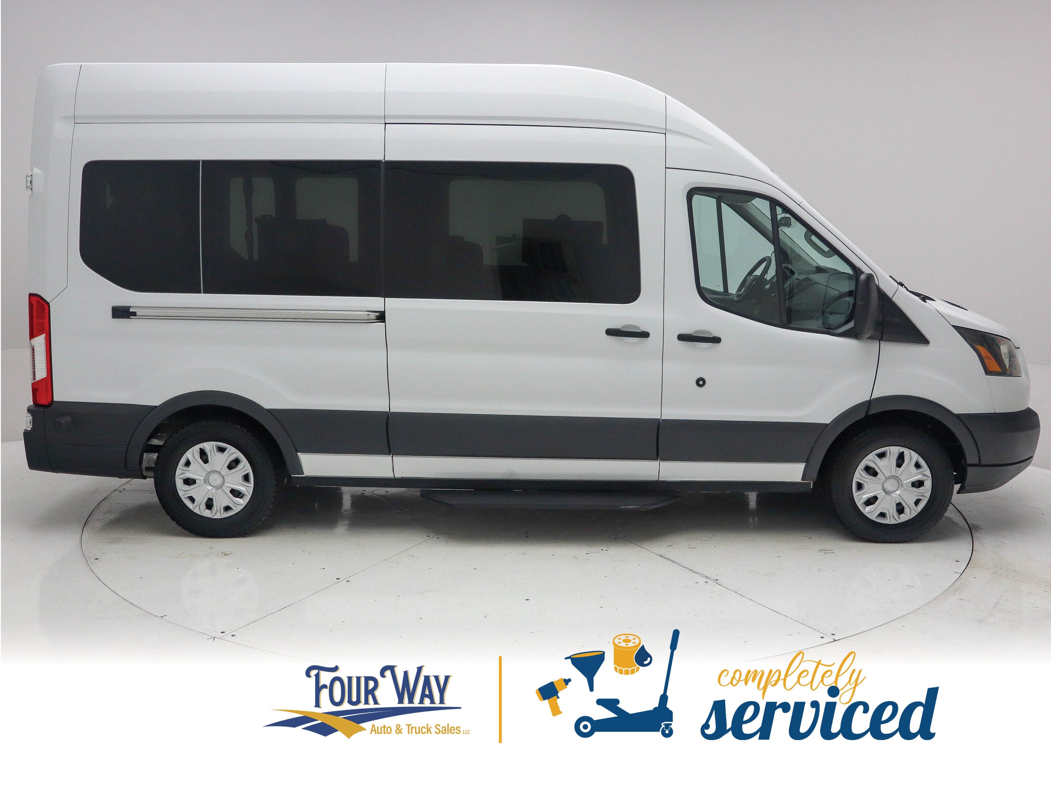 Used 2017 Ford Transit 350 XL RWD image 4