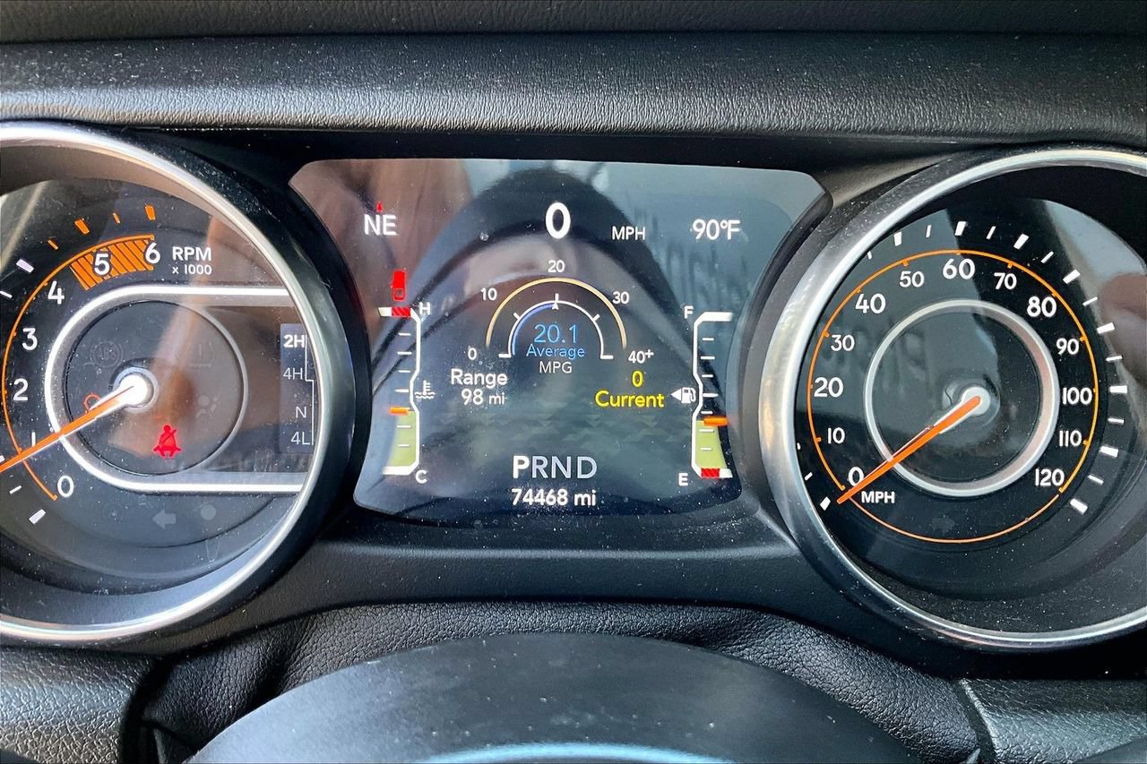 Used 2021 Jeep Gladiator Overland AWD/4WD image 12
