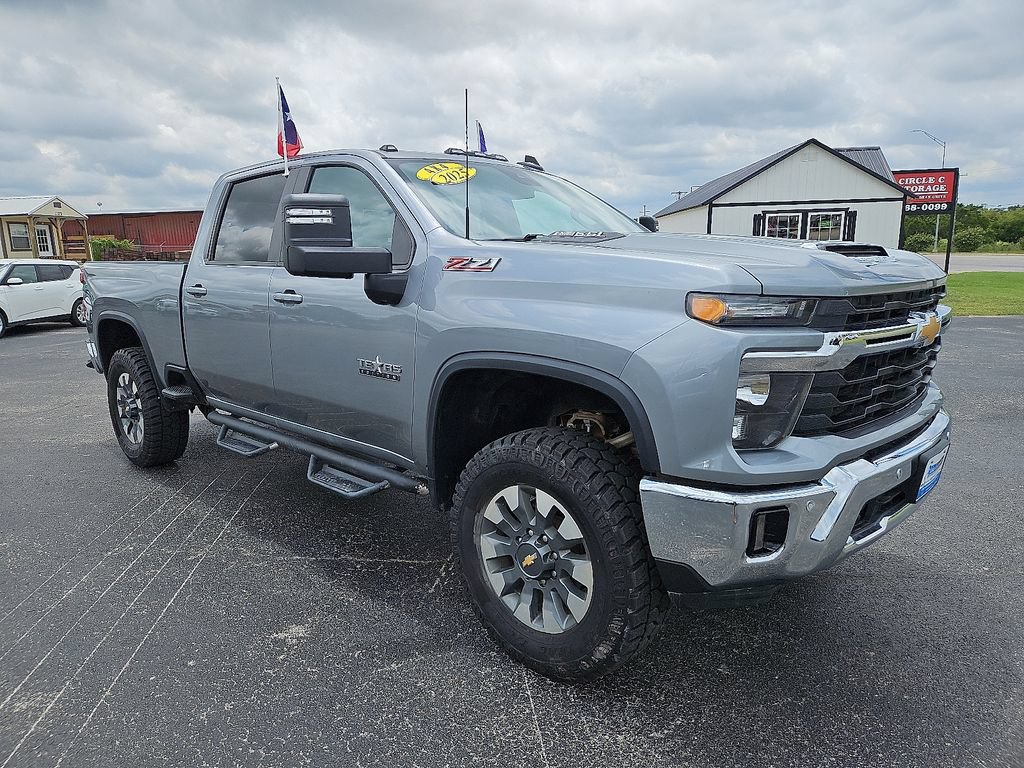 Used 2025 Chevrolet Silverado 2500 LT w/ Texas Edition AWD/4WD image 10