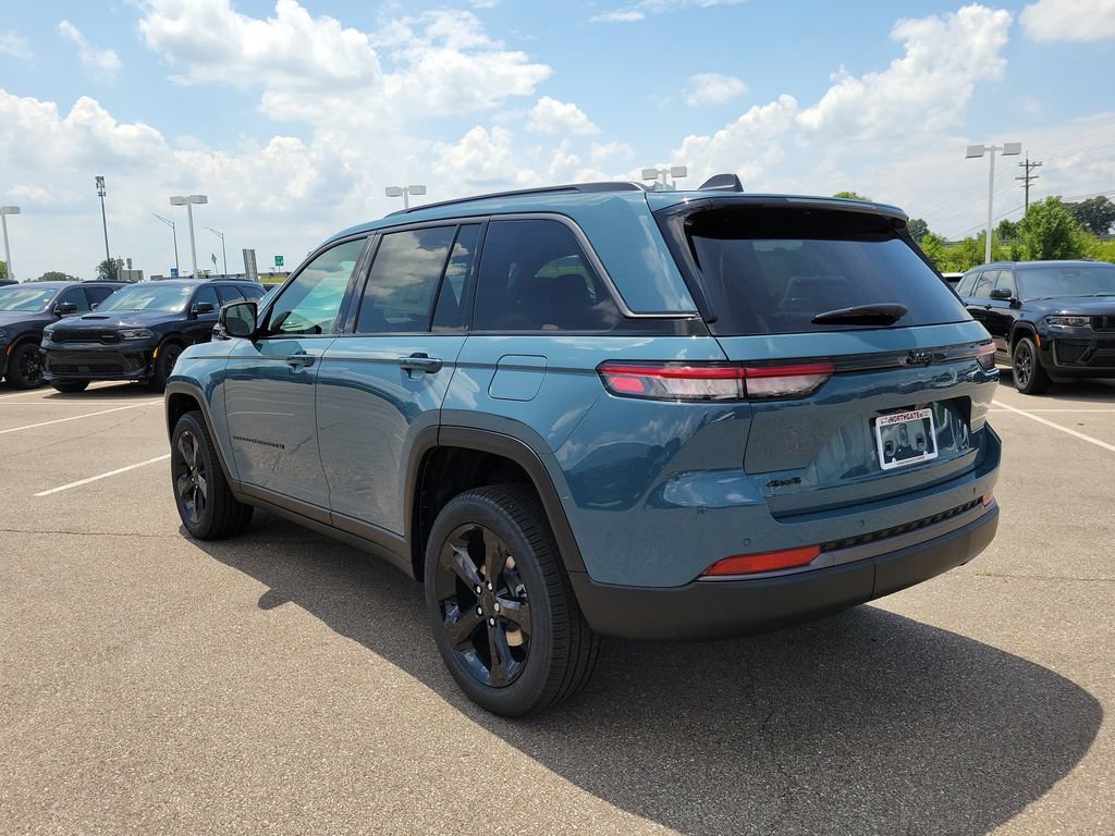 New 2026 Jeep Grand Cherokee Limited w/ Limited Altitude Package AWD/4WD image 3