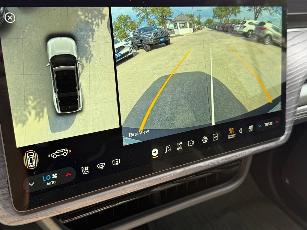 Used 2025 Rivian R1S Adventure AWD/4WD image 27