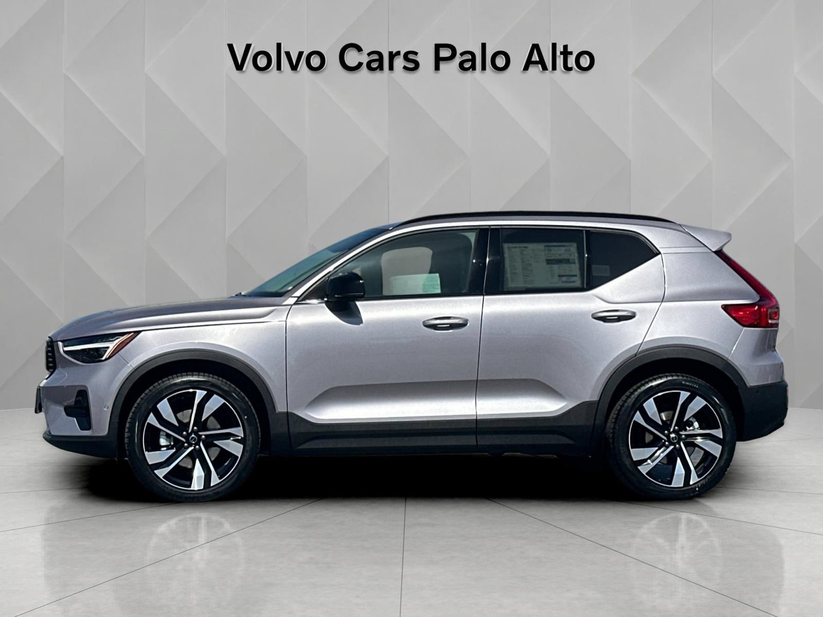 New 2026 Volvo XC40 B5 Ultra w/ Climate Package AWD/4WD image 5