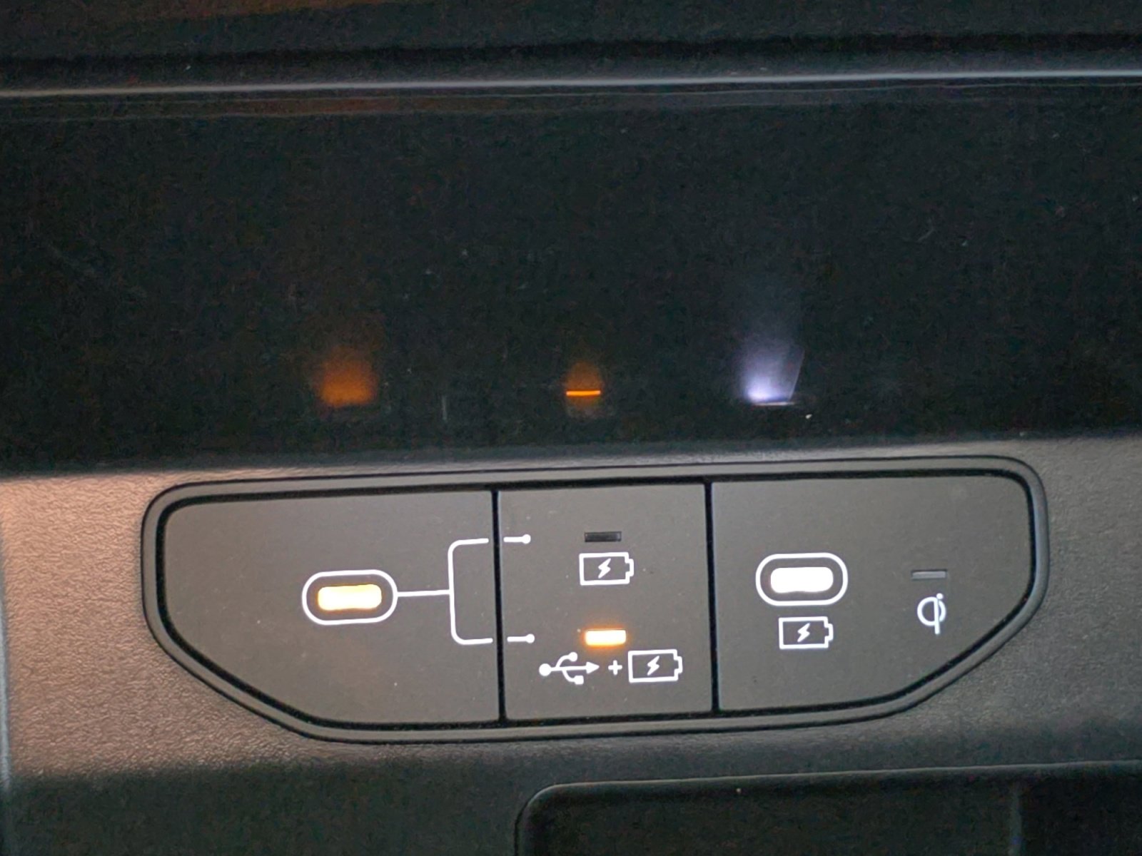 Certified 2024 Kia Sorento EX w/ Panoramic Sunroof Package image 17