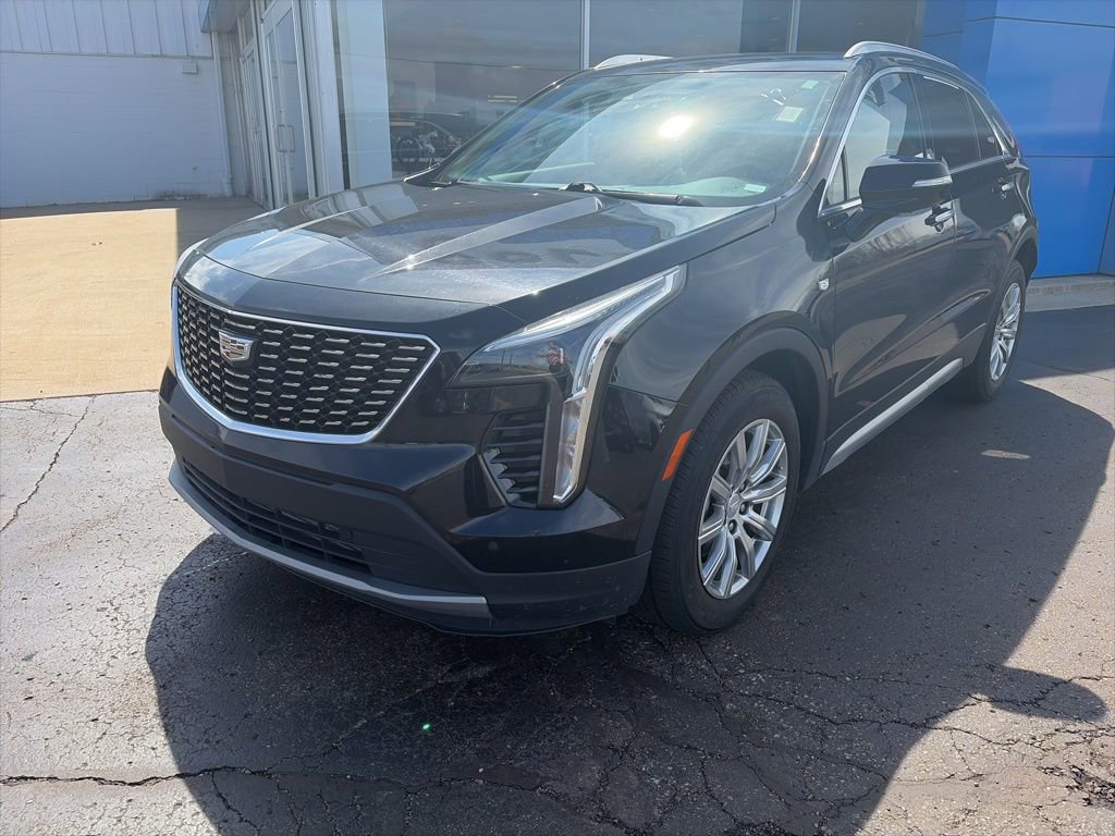 Used 2023 Cadillac XT4 Premium Luxury image 3
