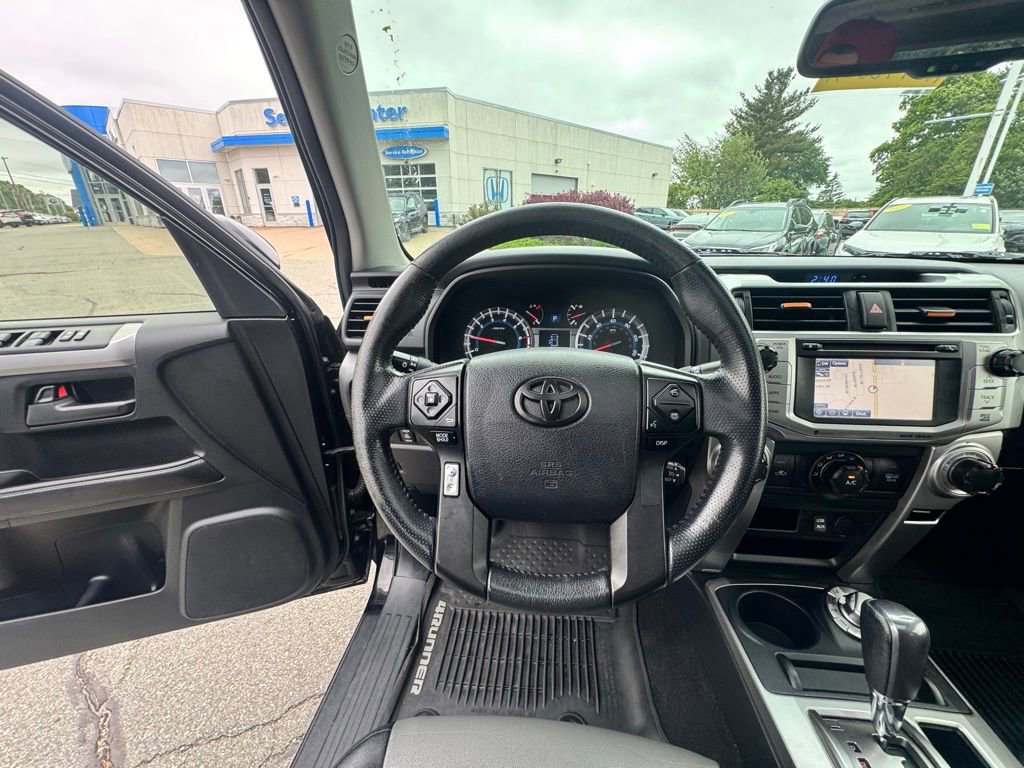 Used 2017 Toyota 4Runner SR5 Premium AWD/4WD image 12