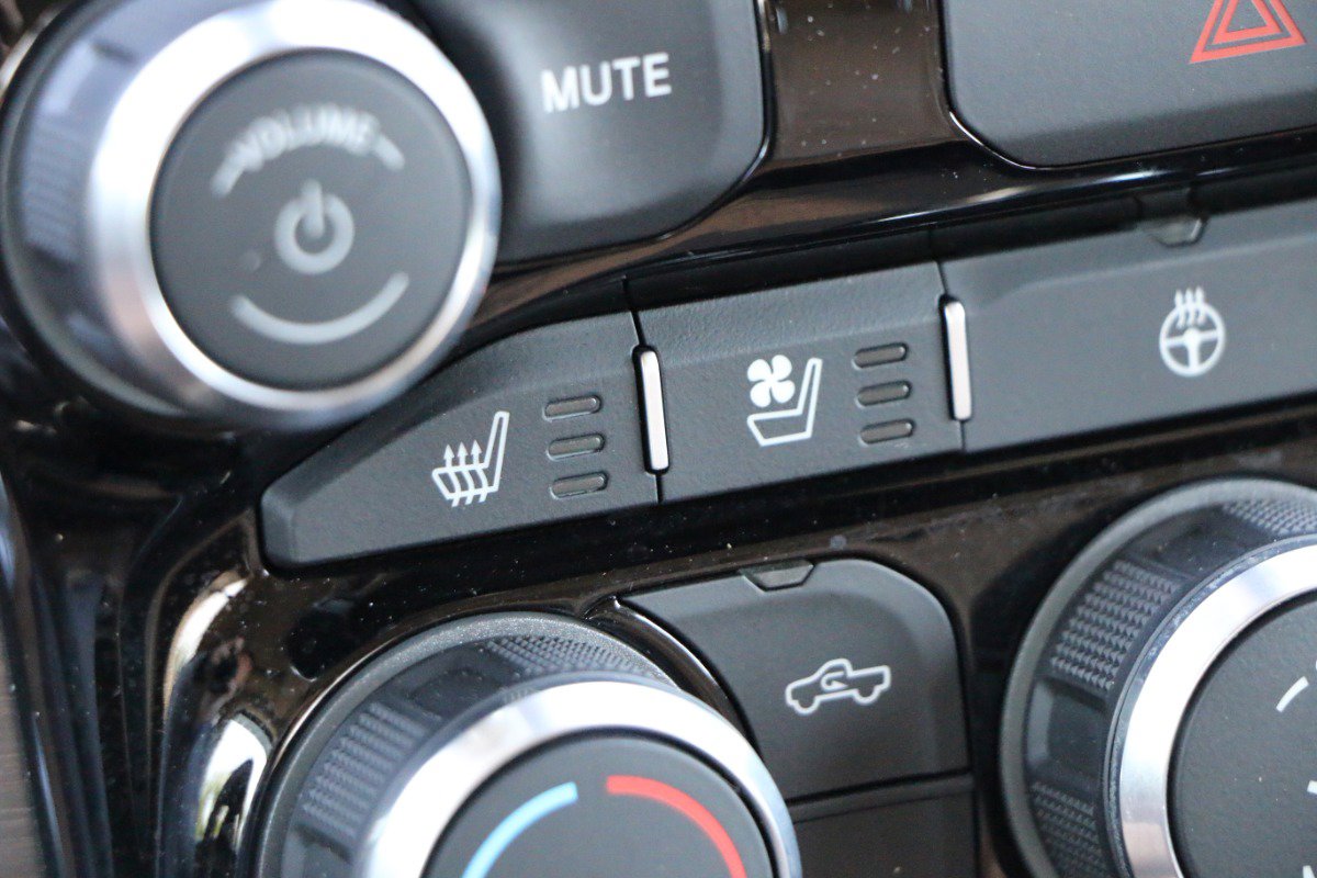 Used 2019 RAM 1500 Limited w/ Body Color Bumper Group RWD image 26