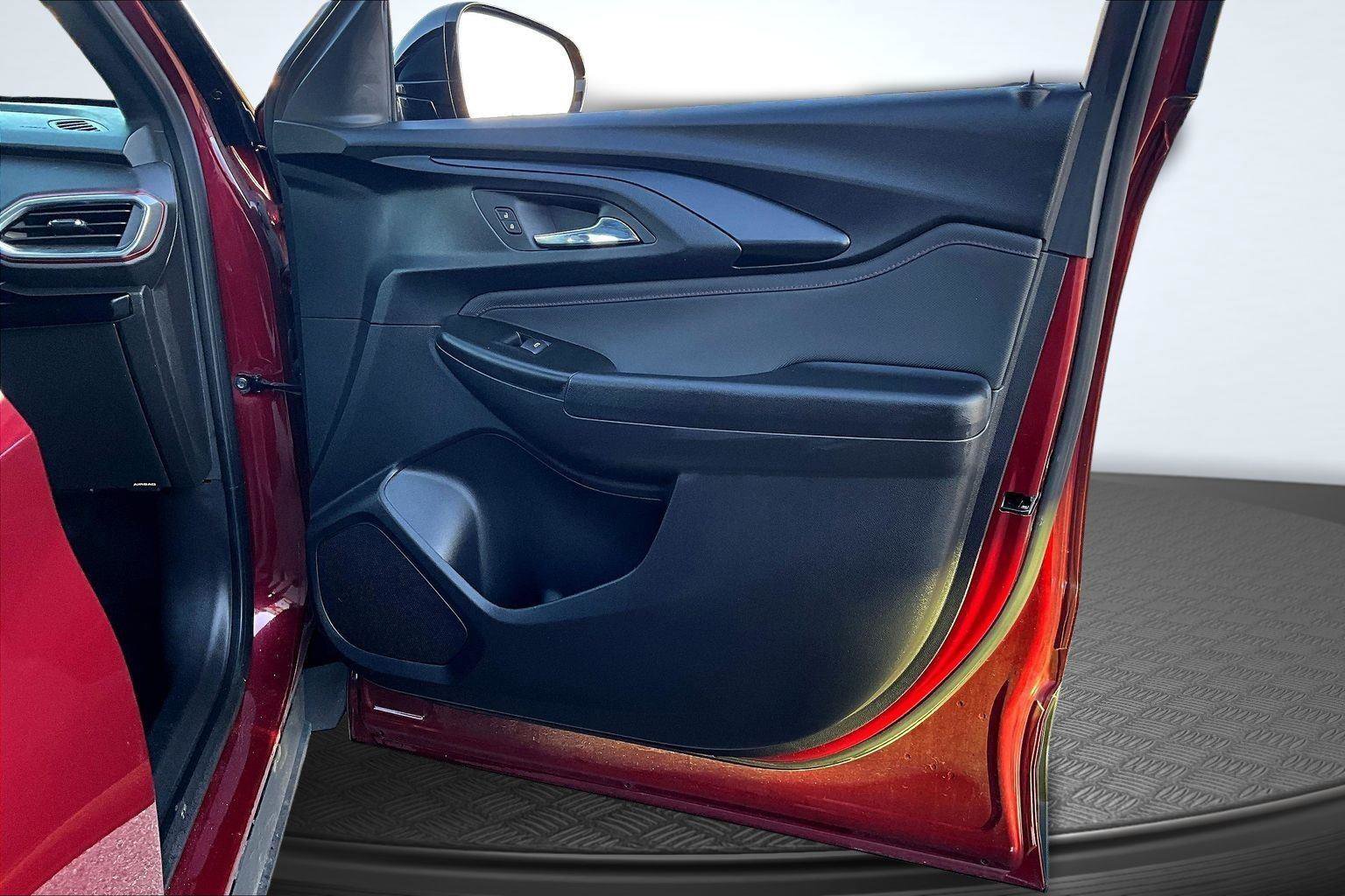 Used 2023 Chevrolet TrailBlazer RS w/ Convenience Package image 24