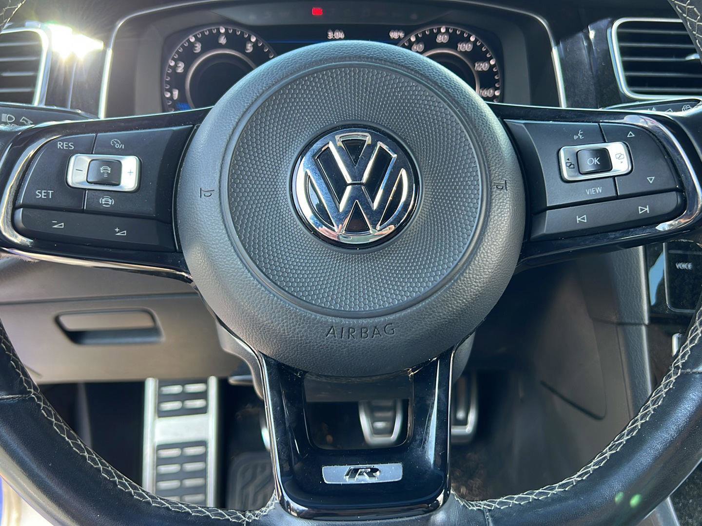 Used 2019 Volkswagen Golf R 4-Door AWD/4WD image 11