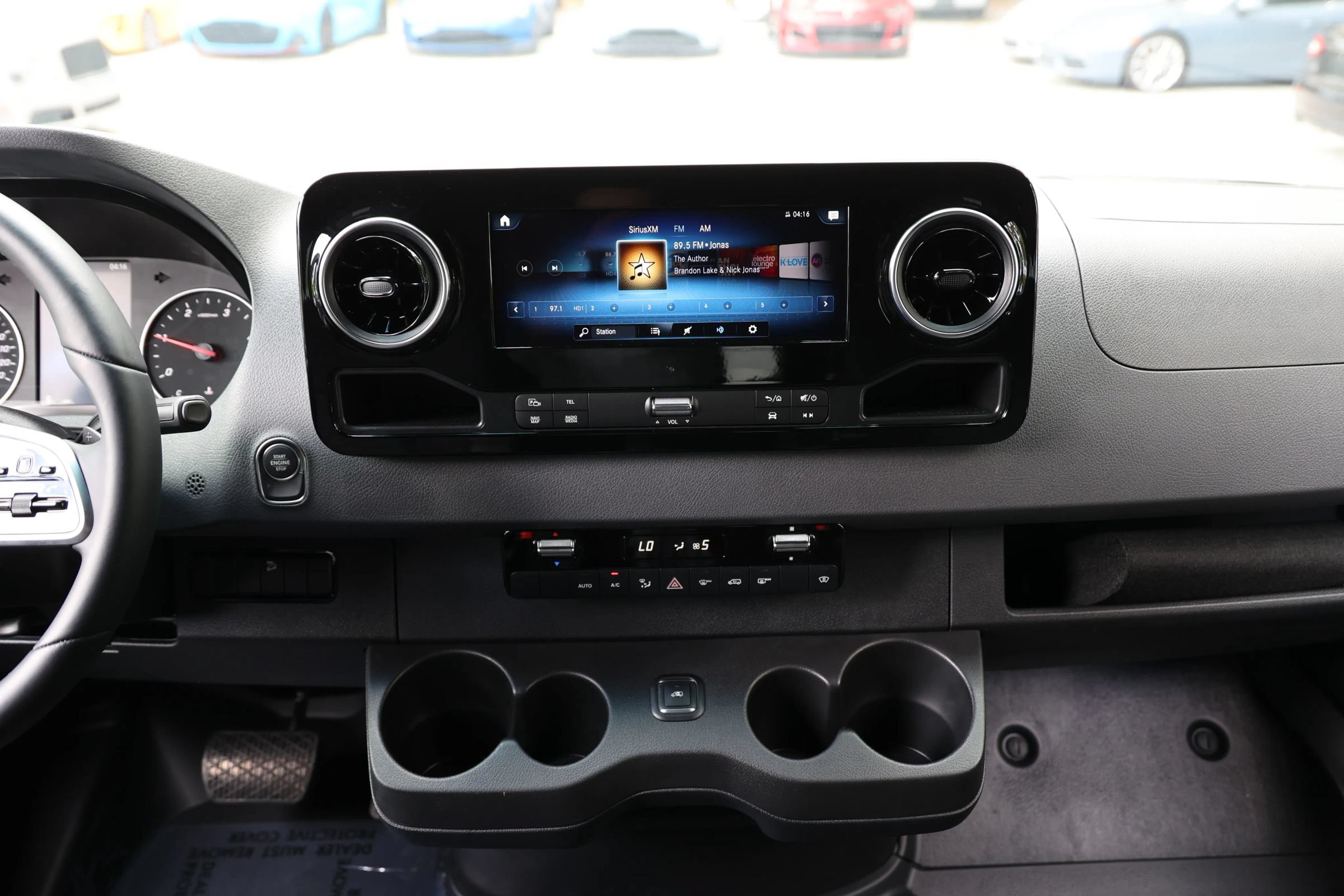 Used 2024 Mercedes-Benz Sprinter 3500 w/ Parking Package image 22