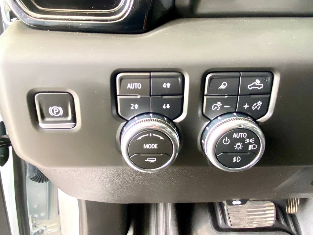 Used 2025 GMC Sierra 2500 AT4 AWD/4WD image 28