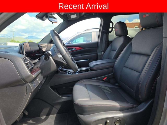 Used 2025 Chevrolet Traverse Z71 image 5
