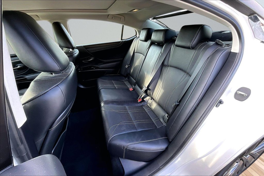 Used 2024 Lexus ES 350 w/ Technology Package FWD image 24