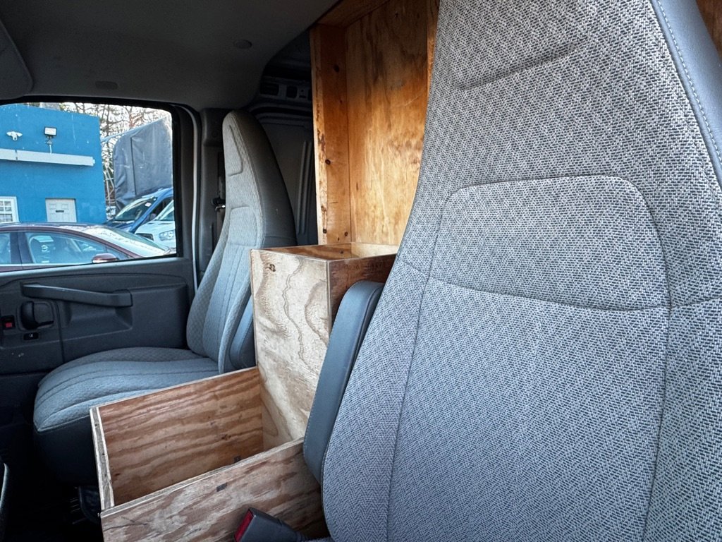 Used 2017 Chevrolet Express 3500 image 11