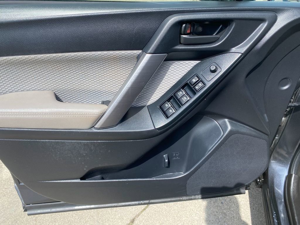 Used 2018 Subaru Forester 2.5i Premium image 11