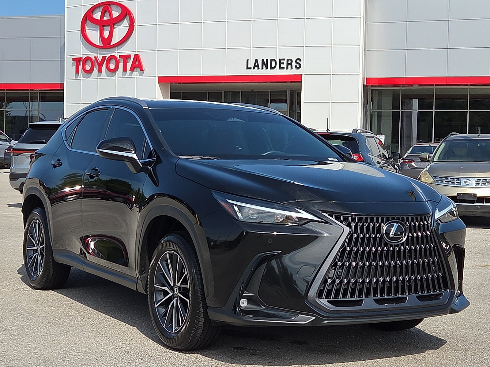 Used 2025 Lexus NX 250 FWD w/ Towing Package (2000 Lbs)