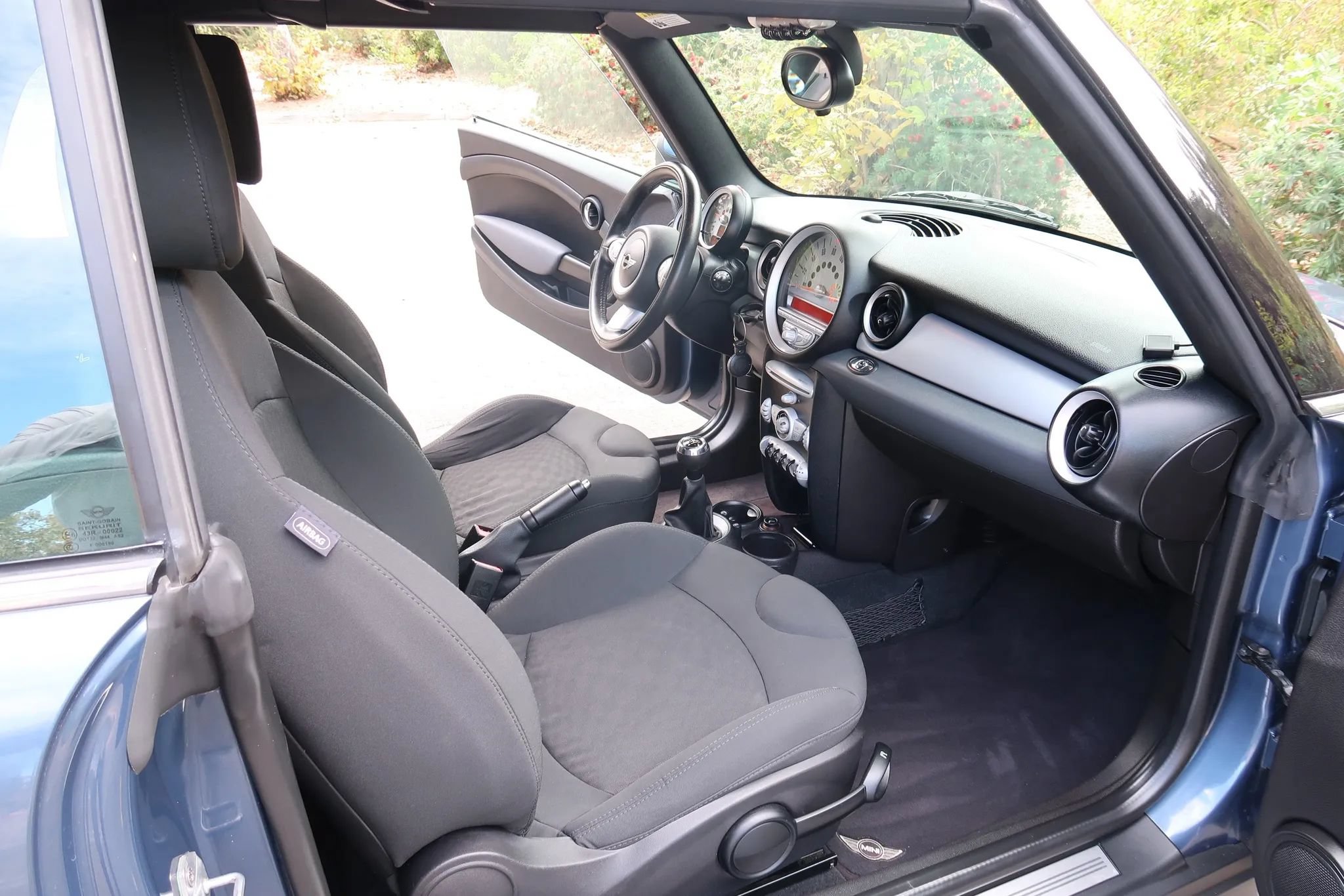 Used 2009 MINI Cooper Convertible FWD image 12