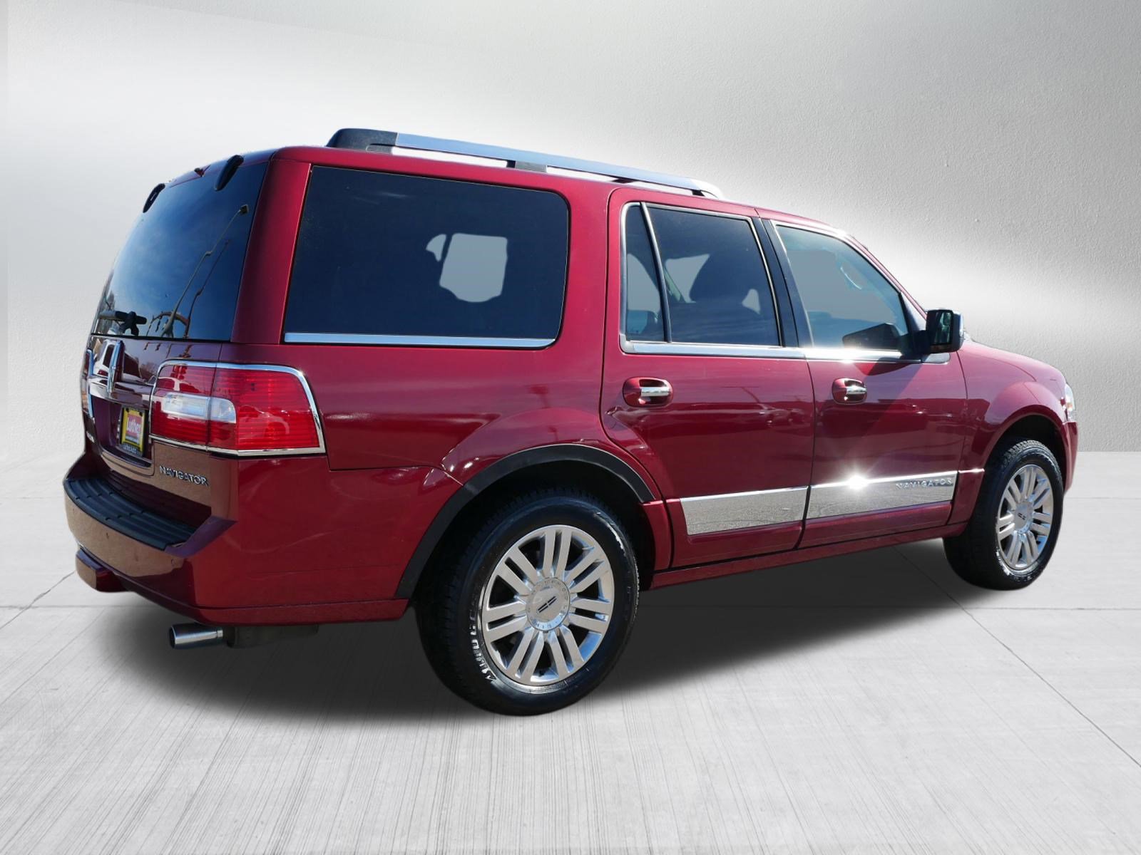 Used 2014 Lincoln Navigator 4WD image 7