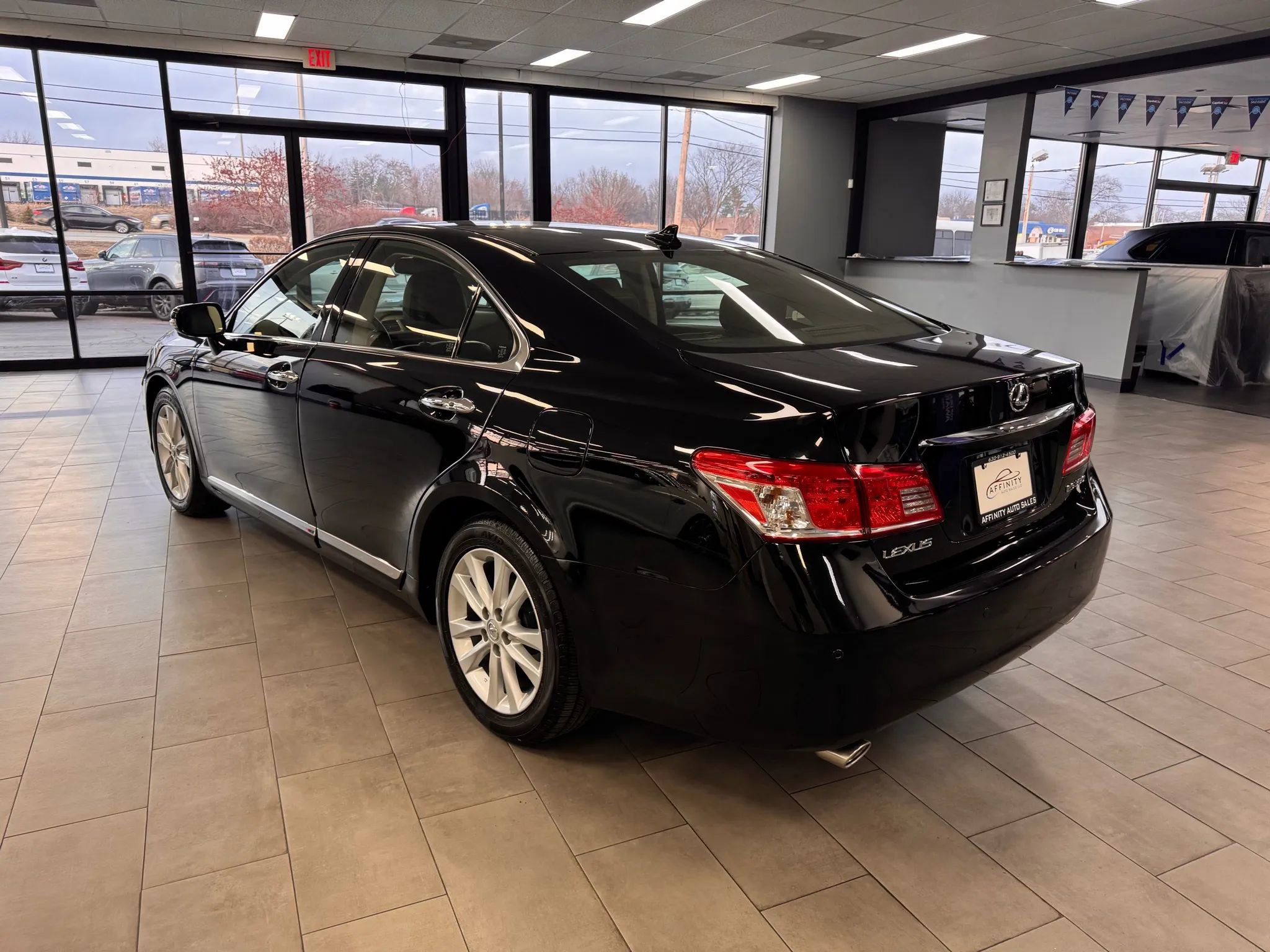 Used 2010 Lexus ES 350 FWD image 3