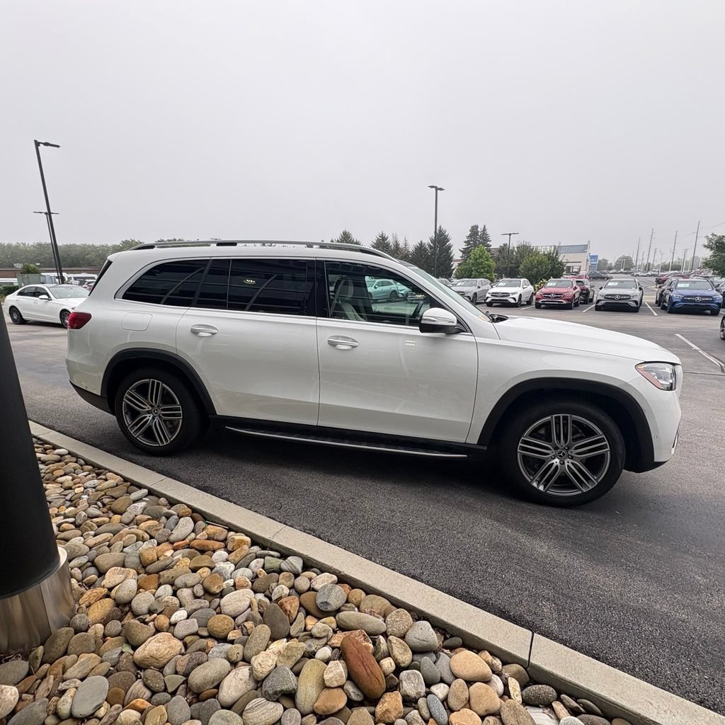 Used 2024 Mercedes-Benz GLS 450 4MATIC image 5